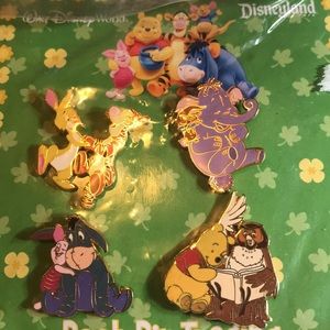 Winnie the Pooh pins set